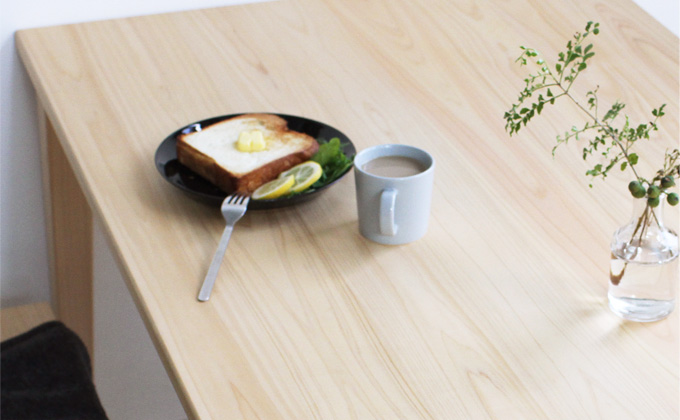 テーブルも無添加がいい。