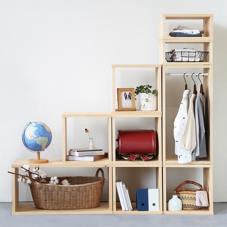 学校用品やおもちゃをまとめたキッズスペース<br>waku / waku 1/2 / waku W