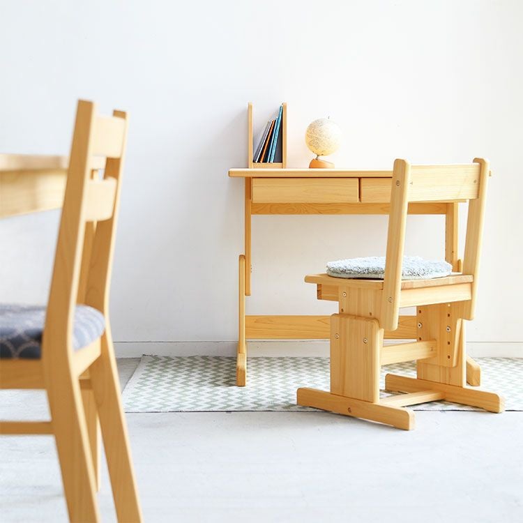 リビング学習に嬉しい、コンパクトサイズ<br>2本脚デスク ８０/ 2本脚チェア<br>コの字ブックエンド（ひのき）